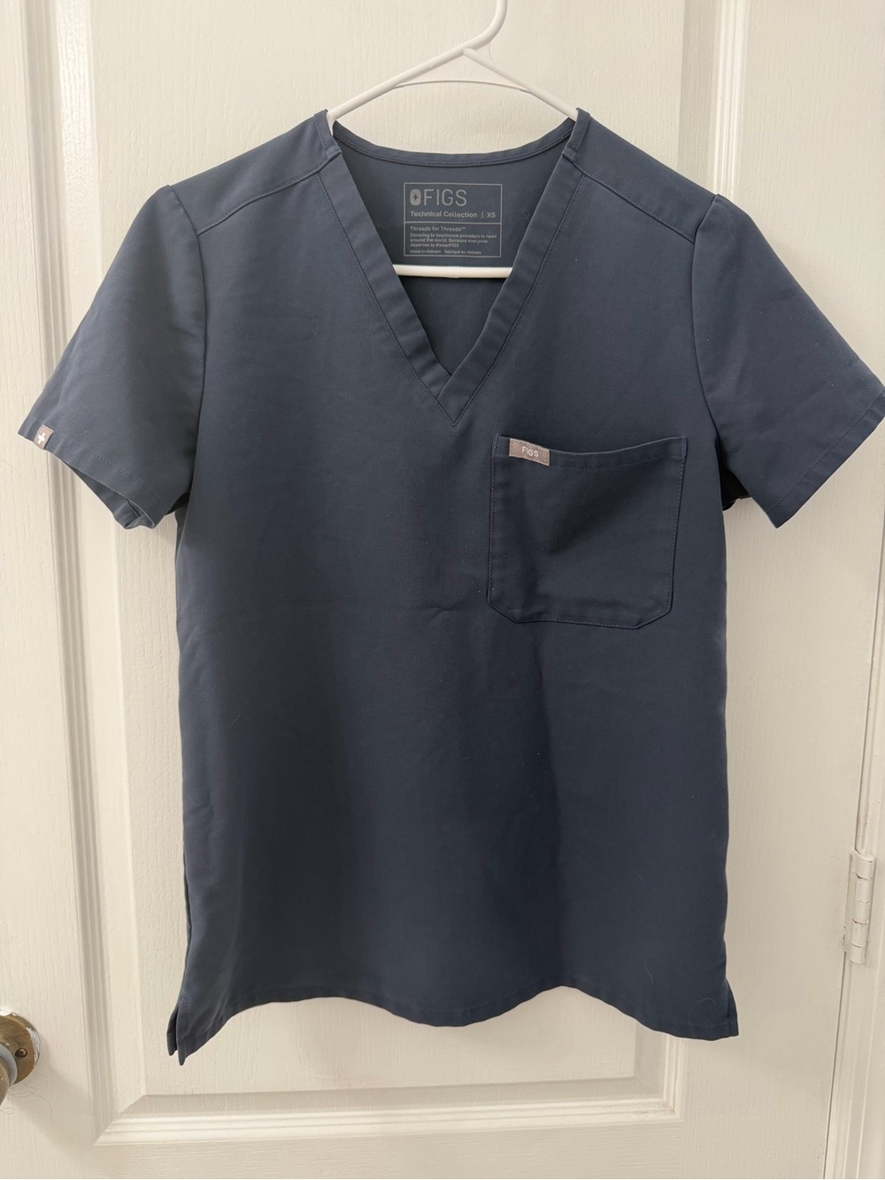 Figs Catarina One-Pocket Dark Gray Scrub Top (Size XS) - Picture 9 of 11